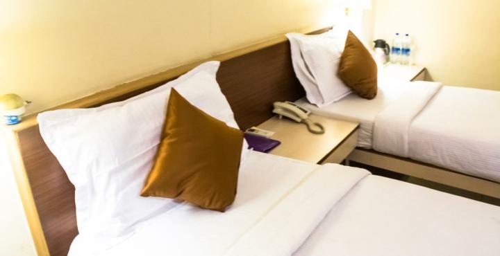 Hotel Phoenix Koregaon Park Pune Luaran gambar