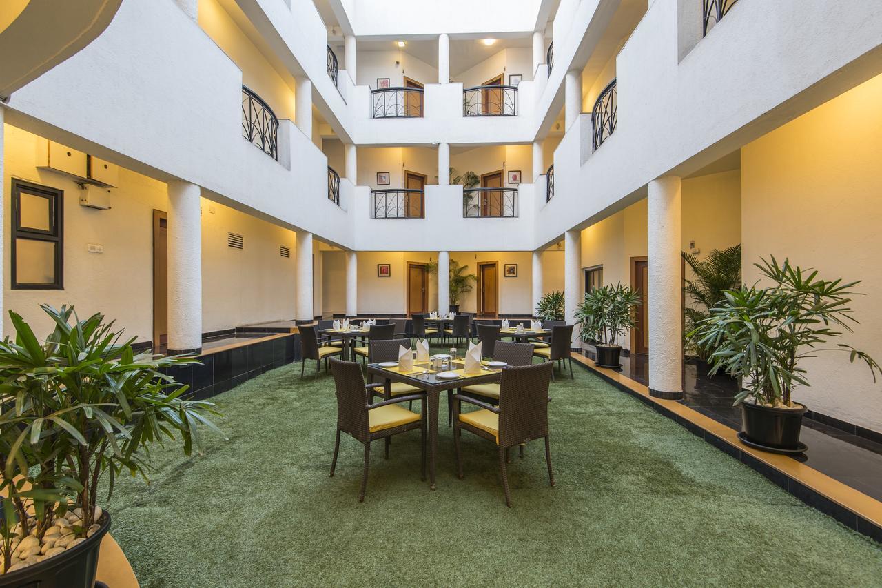 Hotel Phoenix Koregaon Park Pune Luaran gambar
