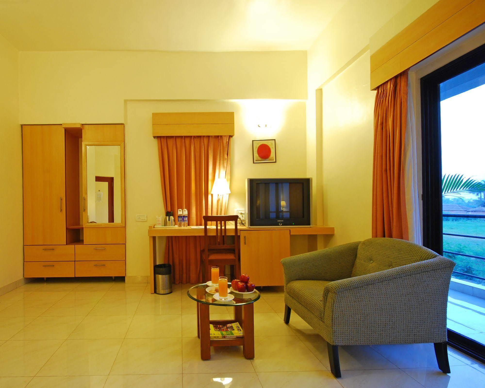 Hotel Phoenix Koregaon Park Pune Luaran gambar