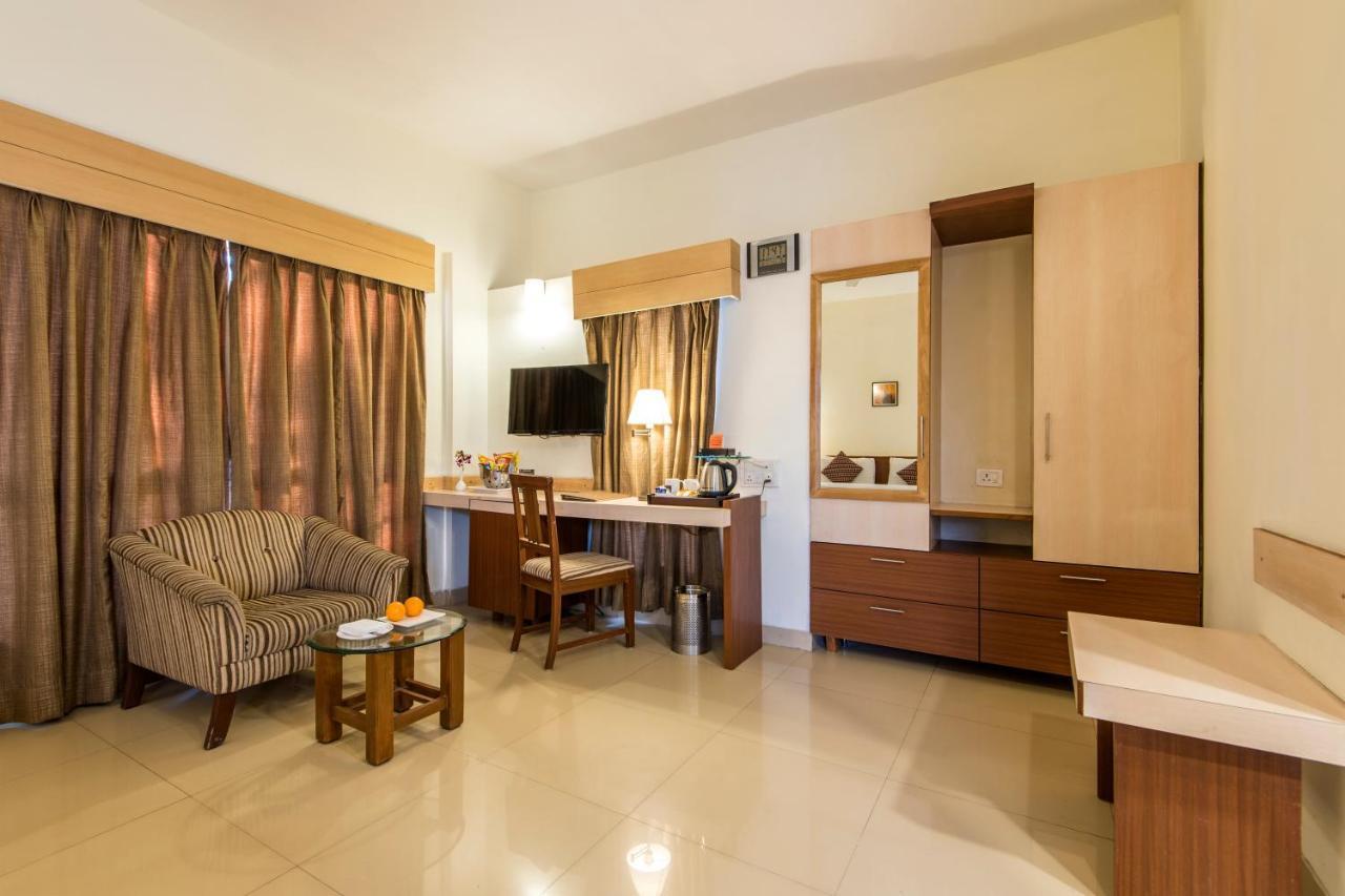 Hotel Phoenix Koregaon Park Pune Luaran gambar