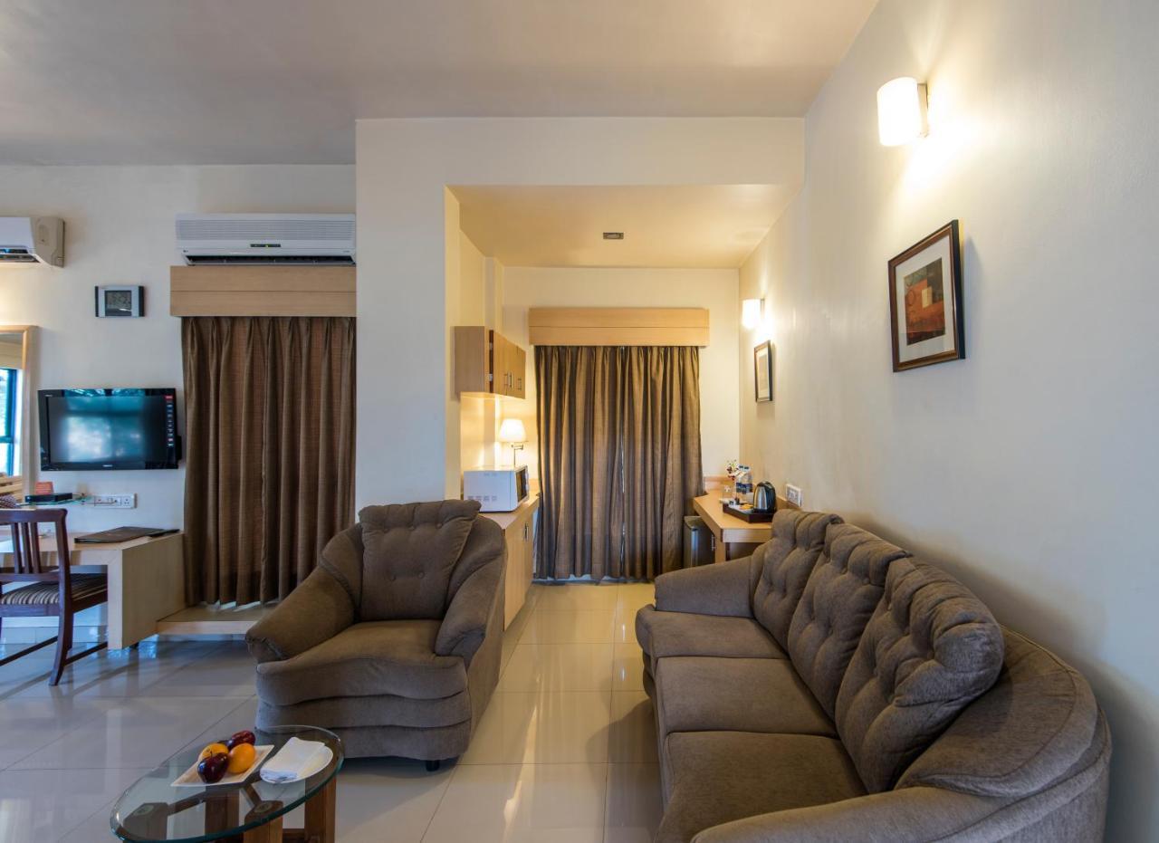 Hotel Phoenix Koregaon Park Pune Luaran gambar